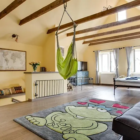 Amazing 5 Bedroom House Krumlov 82 - 4 Min Walk To Main Square Чески-Крумлов