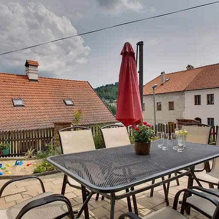 Amazing 5 Bedroom House Krumlov 82 - 4 Min Walk To Main Square