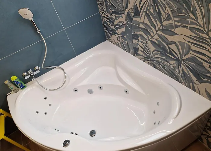 Villa Amazing 5 Bedroom House Krumlov 82 - 4 Min Walk To Main Square *