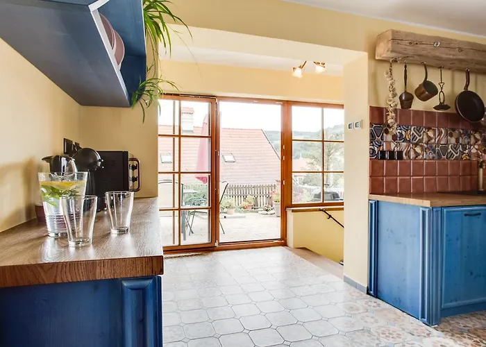Amazing 5 Bedroom House Krumlov 82 - 4 Min Walk To Main Square Villa