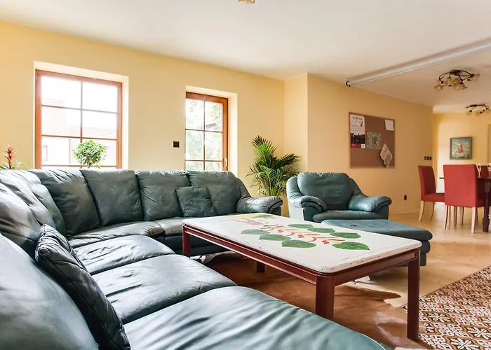 Amazing 5 Bedroom House Krumlov 82 - 4 Min Walk To Main Square Villa