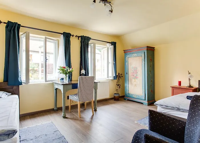 Amazing 5 Bedroom House Krumlov 82 - 4 Min Walk To Main Square Villa Český Krumlov