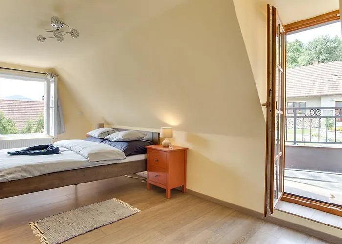 Villa Amazing 5 Bedroom House Krumlov 82 - 4 Min Walk To Main Square