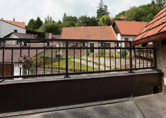 Amazing 5 Bedroom House Krumlov 82 - 4 Min Walk To Main Square Villa *